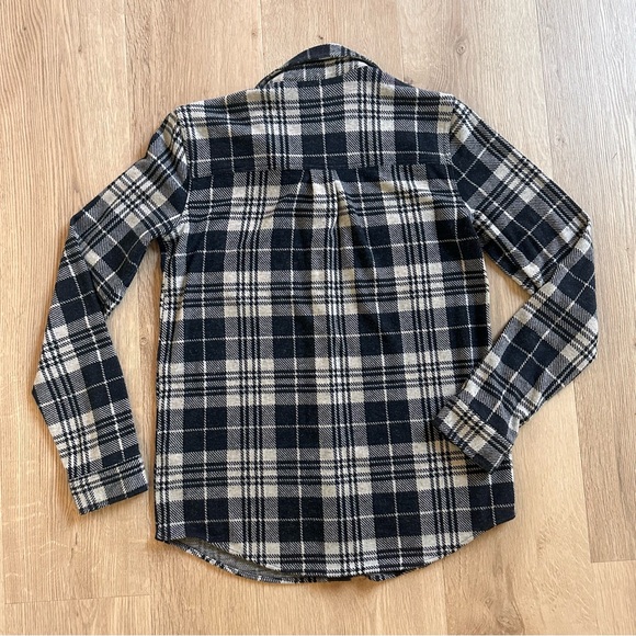 Faherty Button Up Top - Picture 4 of 7